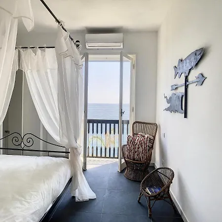 Sea House By World דירה *